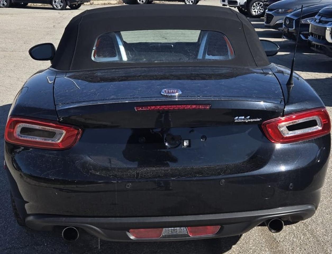 2017 Fiat 124 Spider LUSSO / LEATHER / NAV / HTD SEATS / LOW KMS Photo2