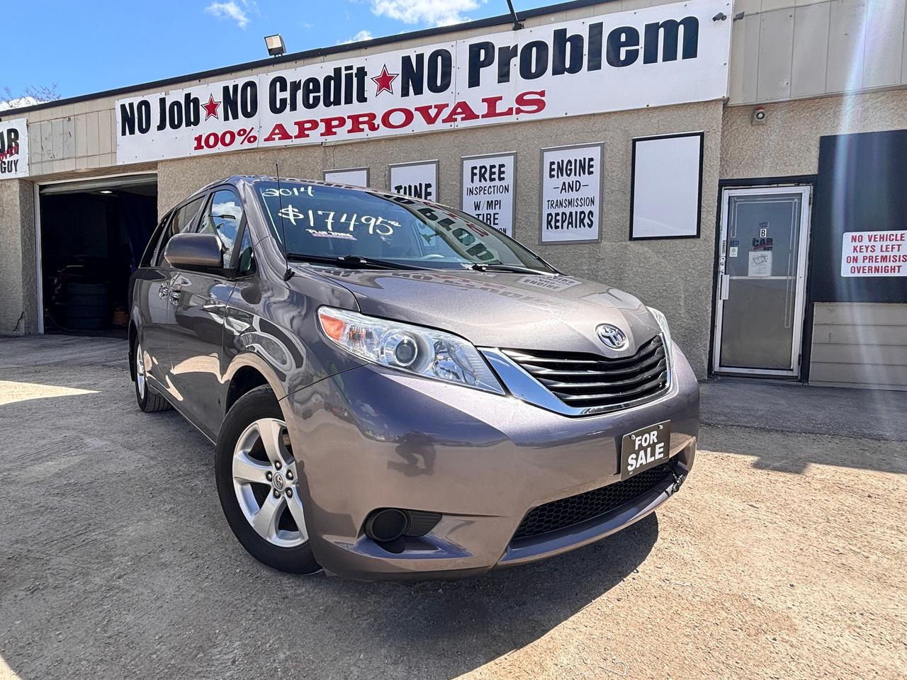 2014 Toyota Sienna LE 7-Passenger Auto Access Seat