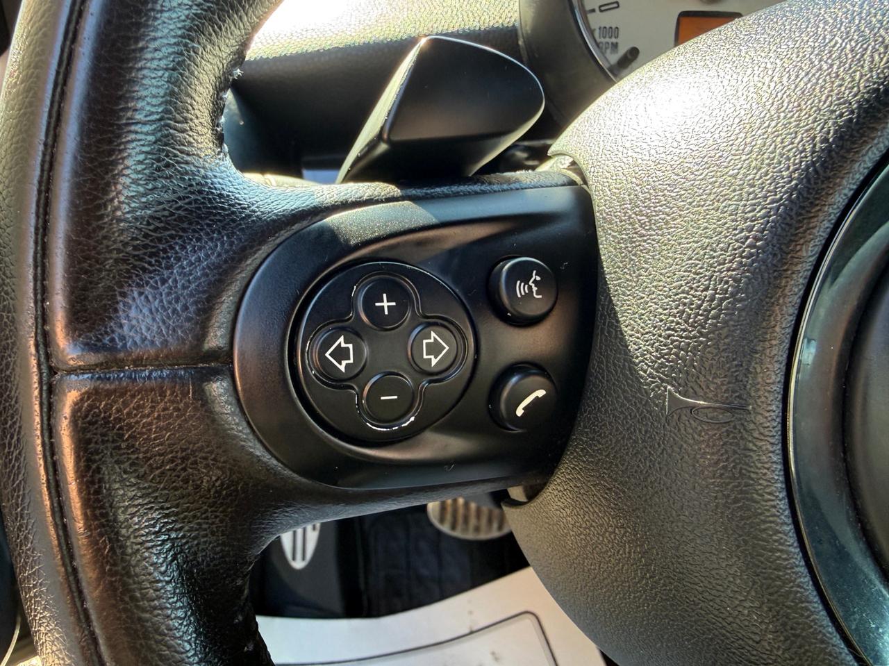 2012 MINI Cooper Clubman 2dr Cpe S Photo