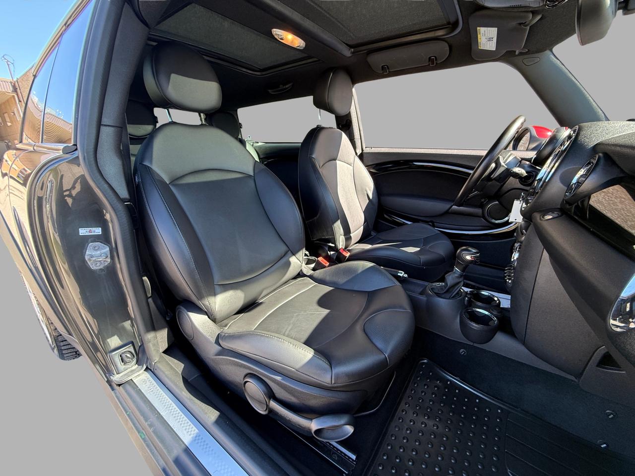 2012 MINI Cooper Clubman 2dr Cpe S Photo
