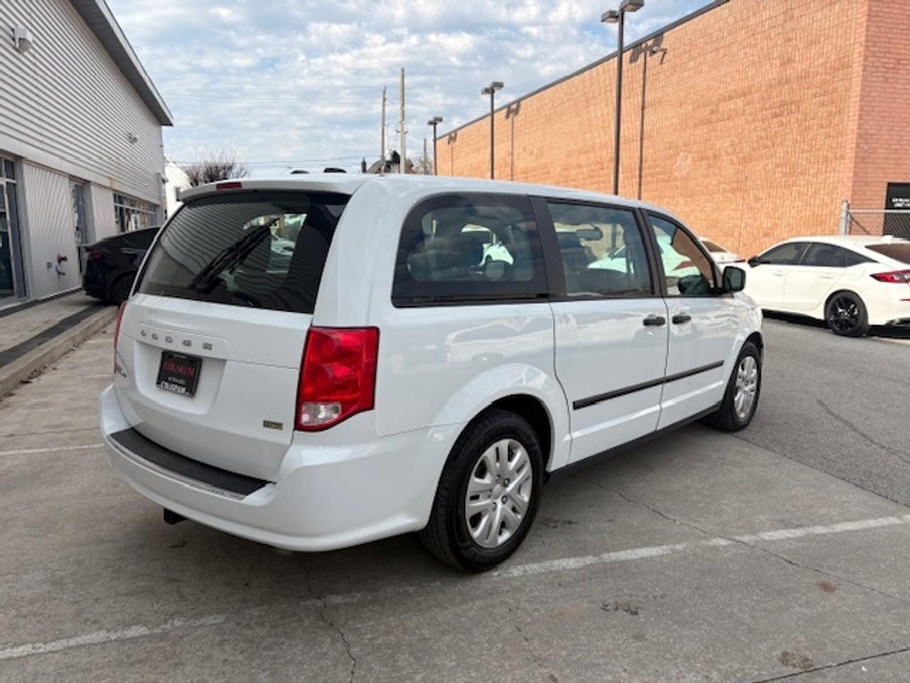 2017 Dodge Grand Caravan SE ONLY 90KM-1 OWNER-CERTIFIED-7 PASSENGER! Photo4