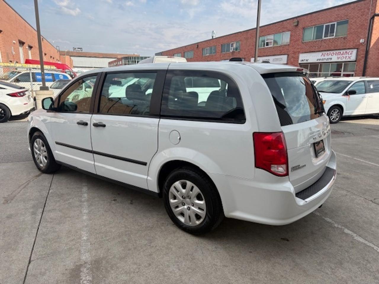 2017 Dodge Grand Caravan SE ONLY 90KM-1 OWNER-CERTIFIED-7 PASSENGER! Photo