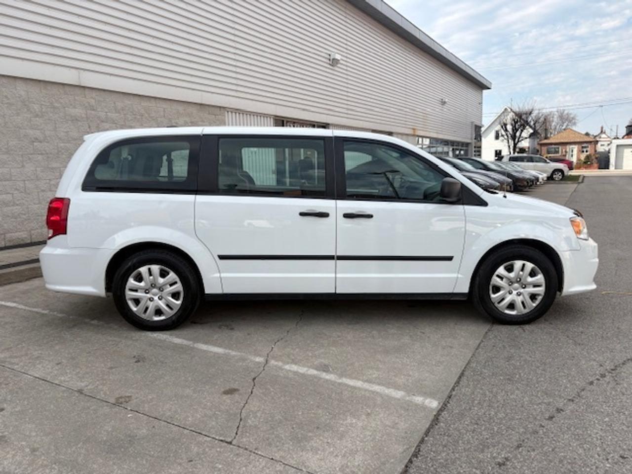 2017 Dodge Grand Caravan SE ONLY 90KM-1 OWNER-CERTIFIED-7 PASSENGER! Photo