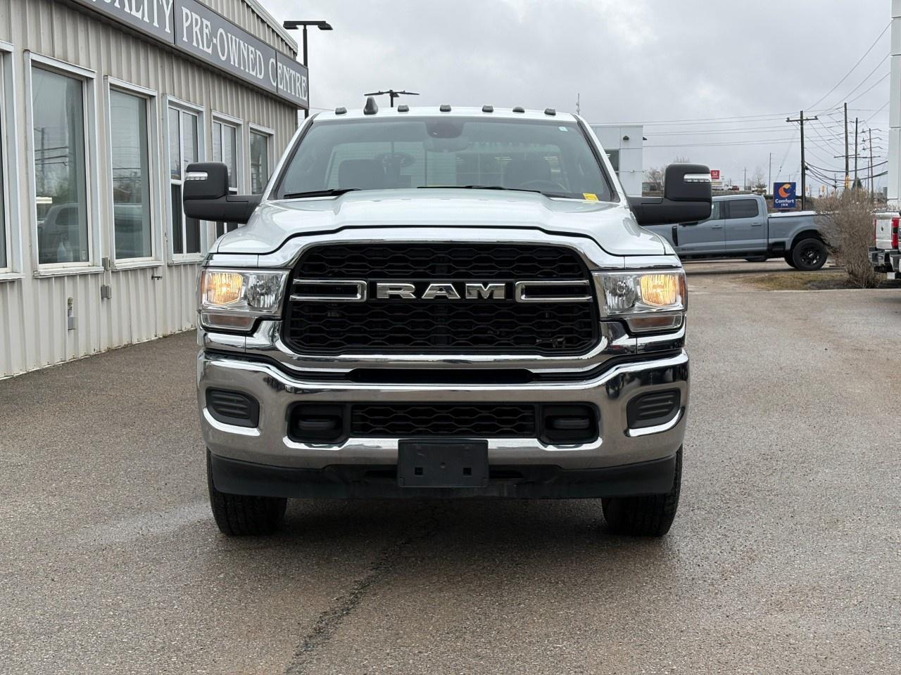 2024 RAM 2500 Tradesman 4x4 Reg Cab 8' Box Photo2