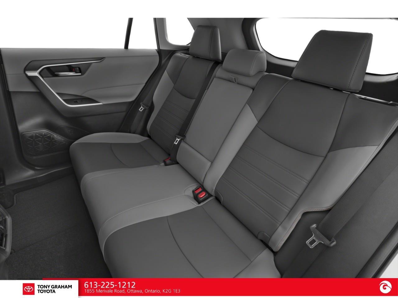 2025 Toyota RAV4 XLE Photo