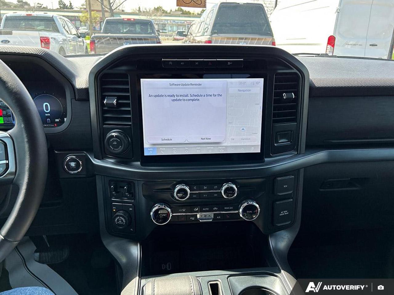 2024 Ford F-150 XLT 303A SUNROOF LEATHER CREW CAB 4X4 CERTIFIED Photo