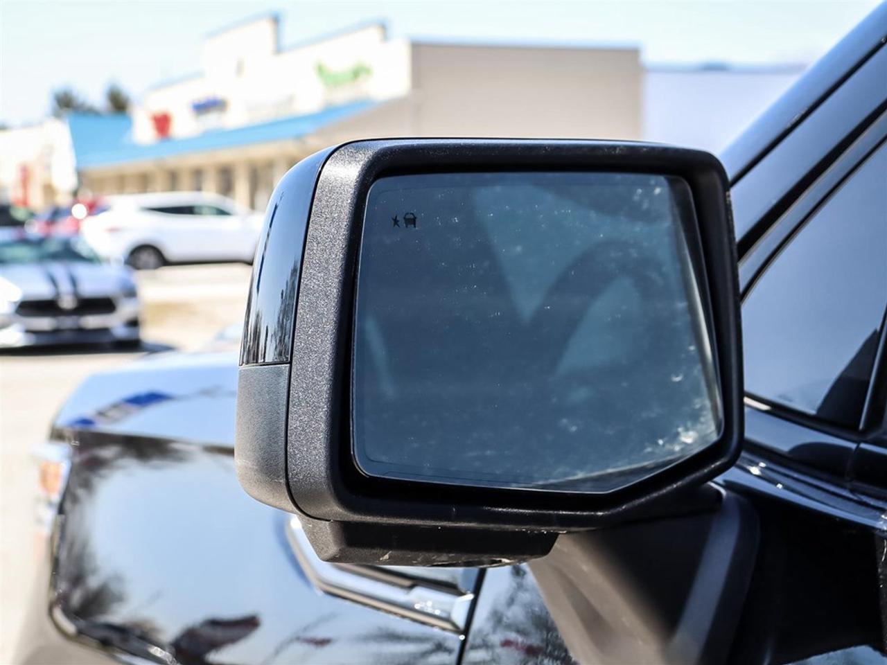 2021 GMC Sierra 1500 4WD Crew Cab 147 AT4 Photo