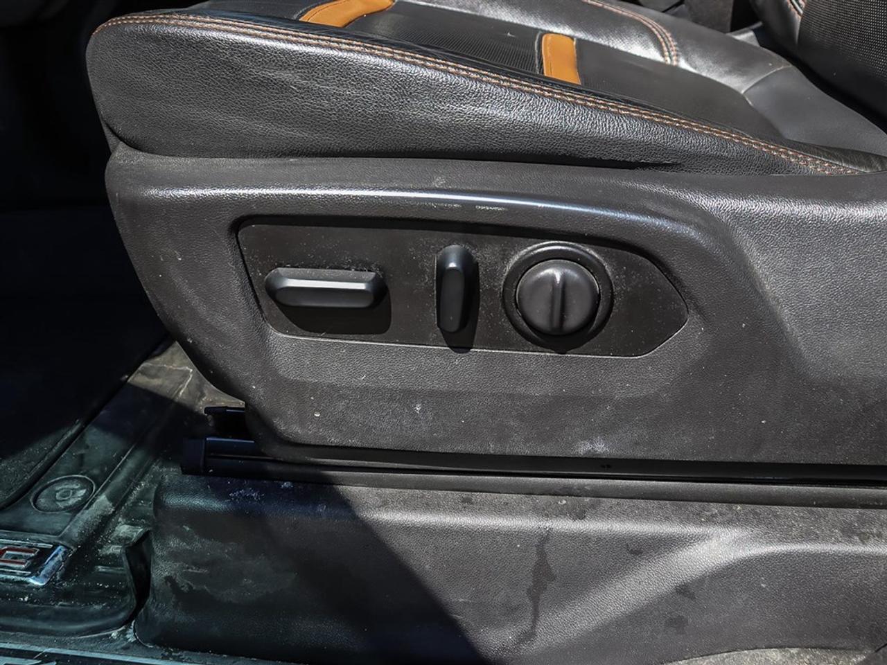 2021 GMC Sierra 1500 4WD Crew Cab 147 AT4 Photo