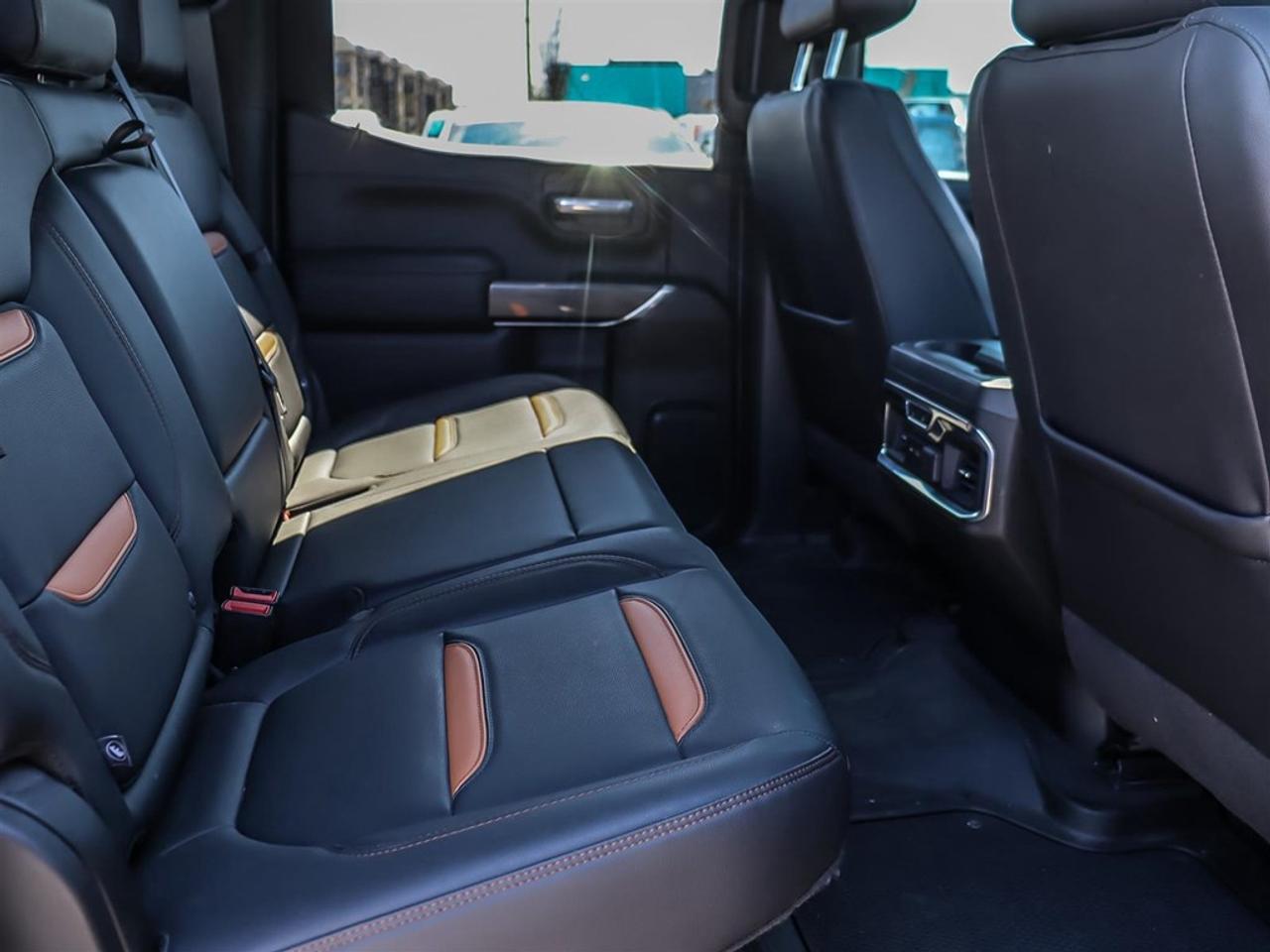 2021 GMC Sierra 1500 4WD Crew Cab 147 AT4 Photo