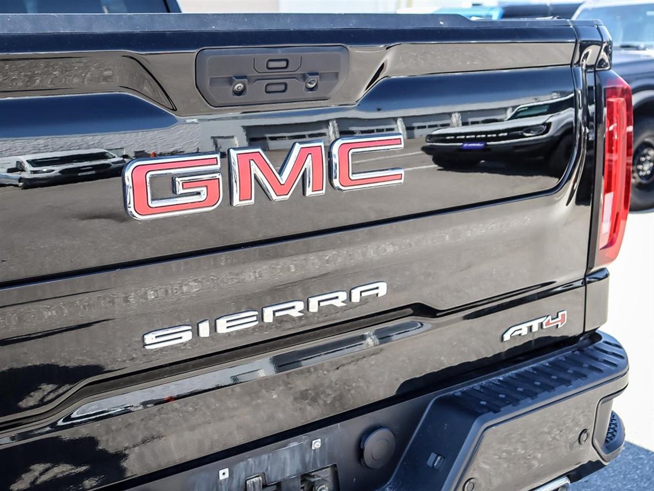 2021 GMC Sierra 1500 4WD Crew Cab 147 AT4 Photo