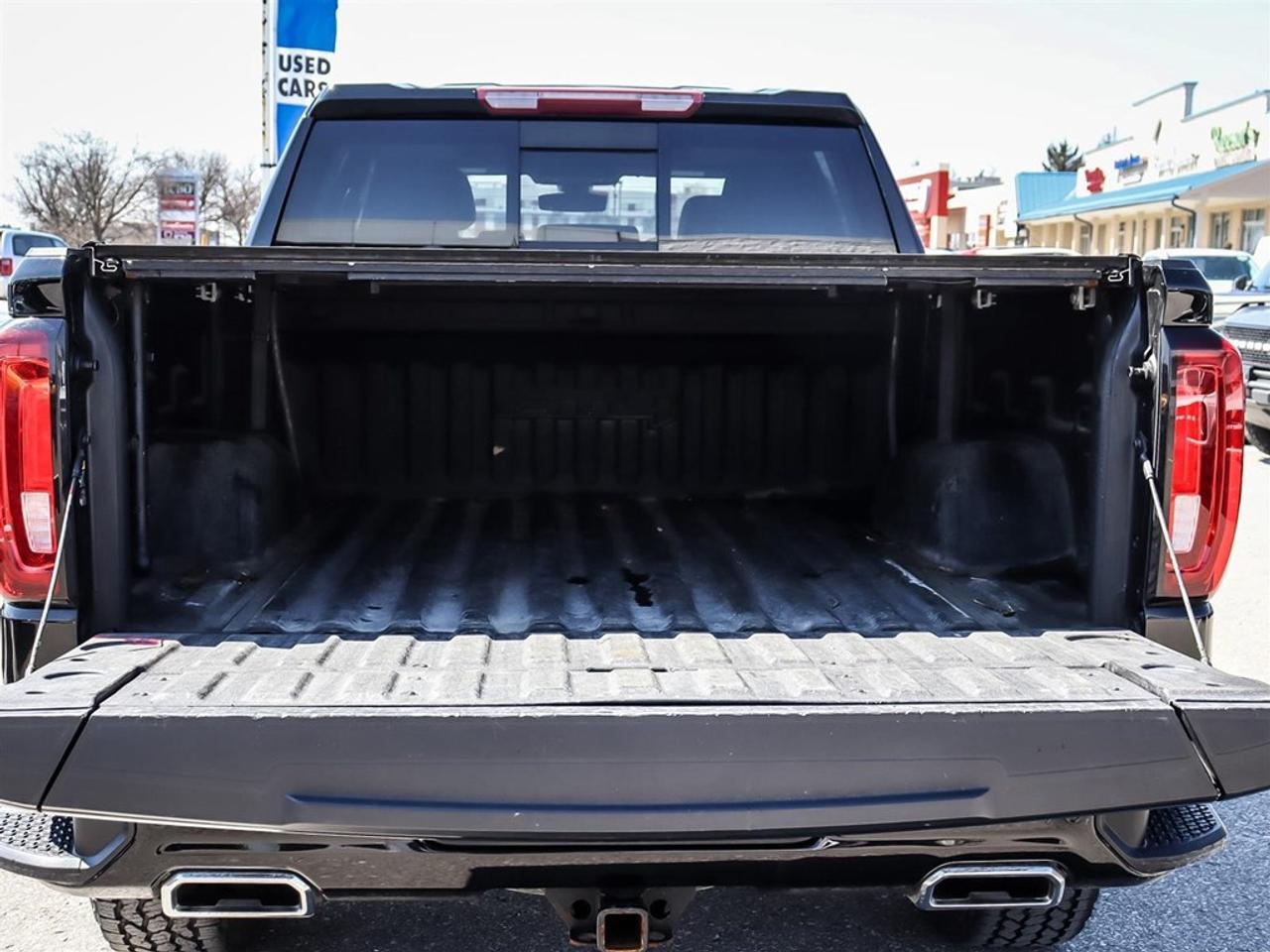 2021 GMC Sierra 1500 4WD Crew Cab 147 AT4 Photo