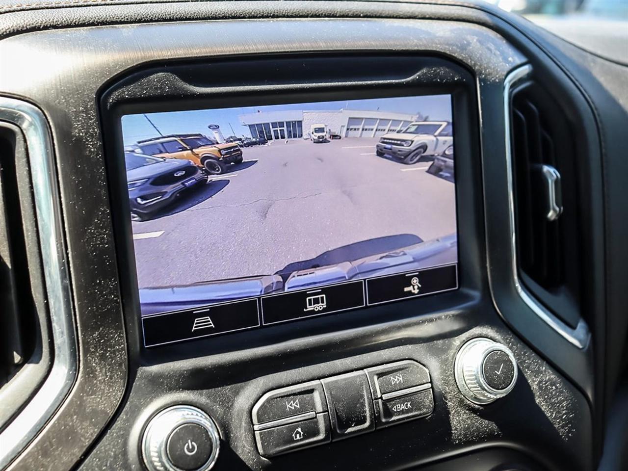 2021 GMC Sierra 1500 4WD Crew Cab 147 AT4 Photo