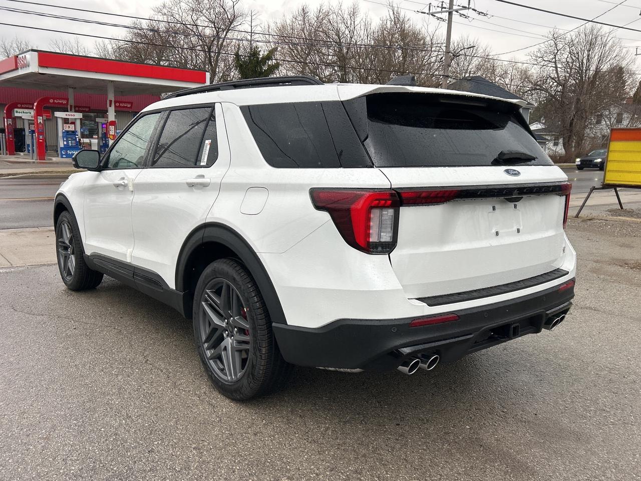2026 Ford Explorer ST 4WD 400A Photo2