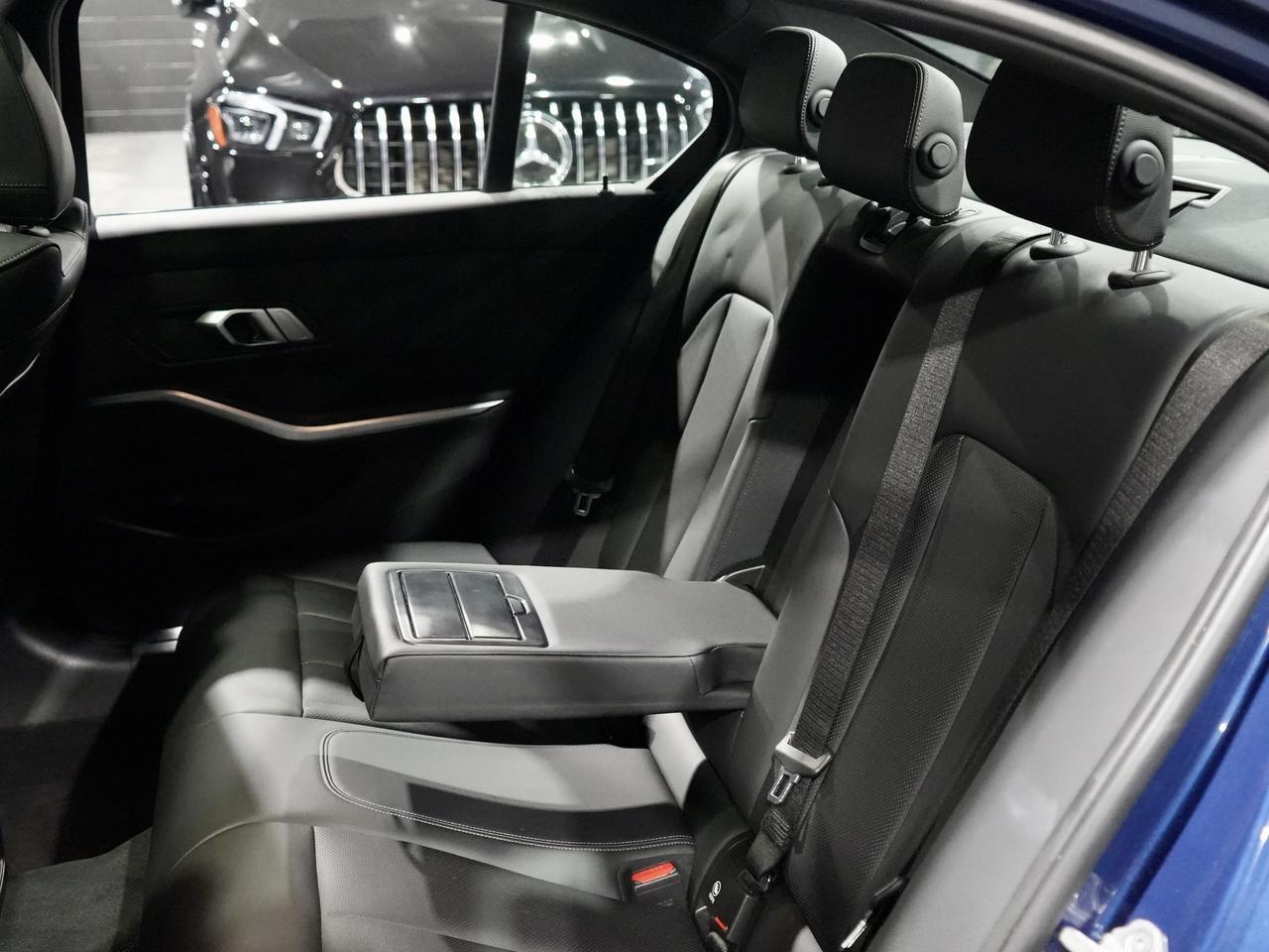 2022 BMW 330i xDrive|ROOF|CAM|DRIVE ASSIST|NAV|NO ACCIDENTS Photo