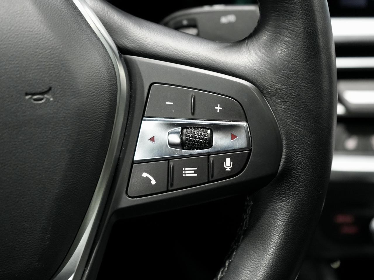 2022 BMW 330i xDrive|ROOF|CAM|DRIVE ASSIST|NAV|NO ACCIDENTS Photo
