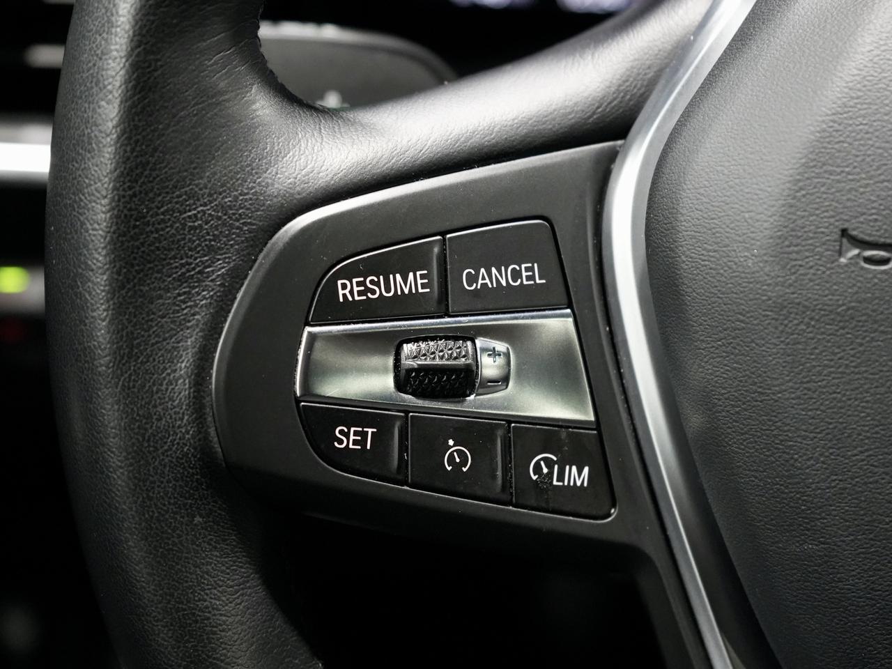 2022 BMW 330i xDrive|ROOF|CAM|DRIVE ASSIST|NAV|NO ACCIDENTS Photo