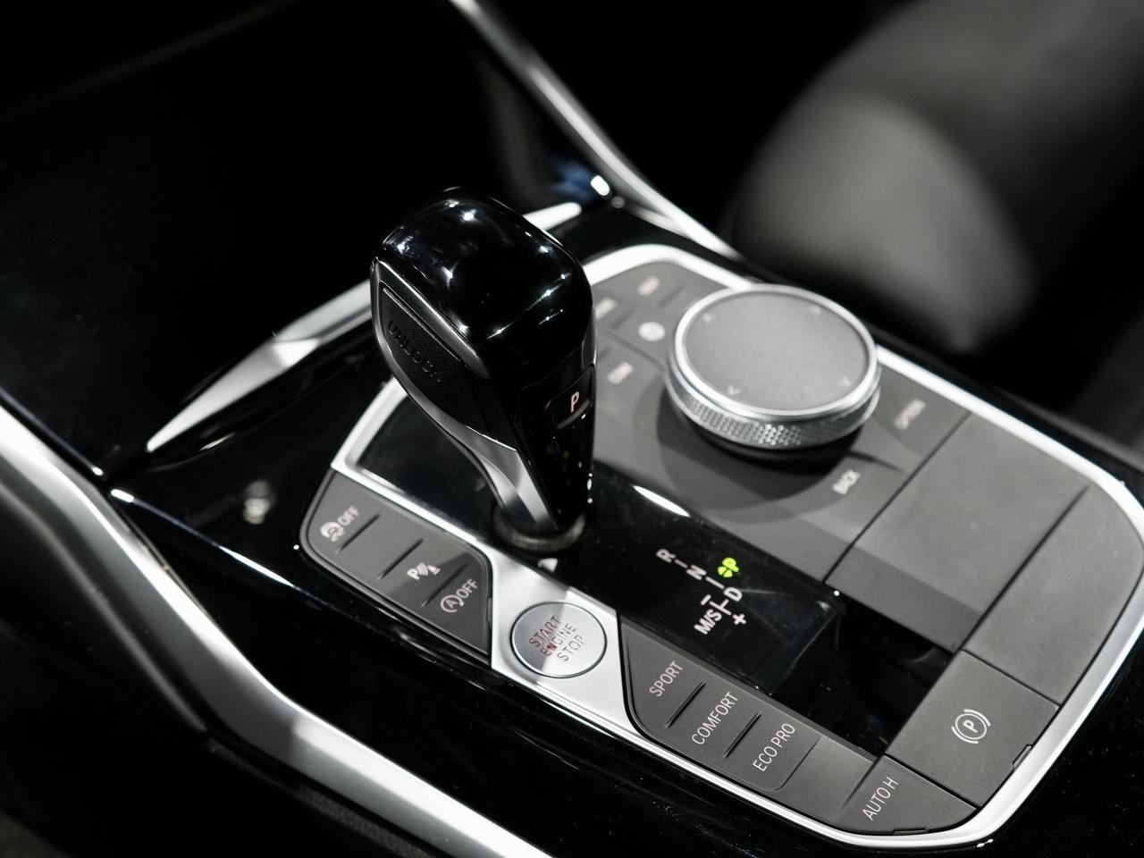 2022 BMW 330i xDrive|ROOF|CAM|DRIVE ASSIST|NAV|NO ACCIDENTS Photo