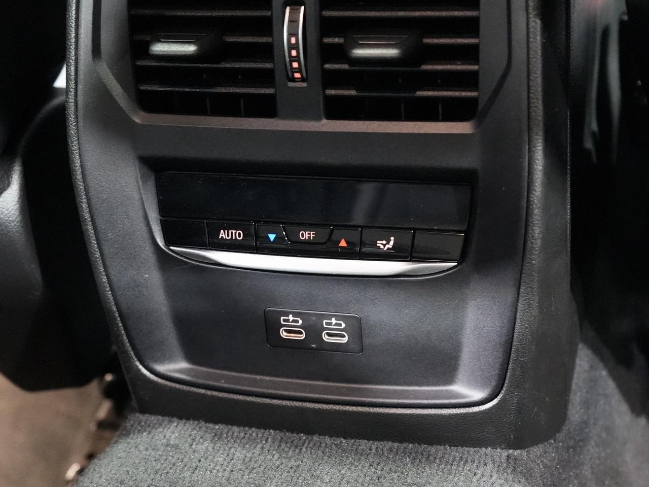 2022 BMW 330i xDrive|ROOF|CAM|DRIVE ASSIST|NAV|NO ACCIDENTS Photo