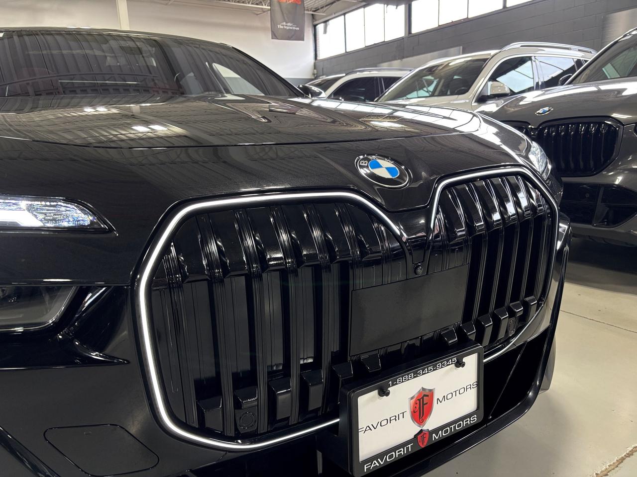 2024 BMW 7 Series 760i xDrive|MPKG|NO LUX TAX|AUTODOORS|SWAROVSKI|+ Photo2