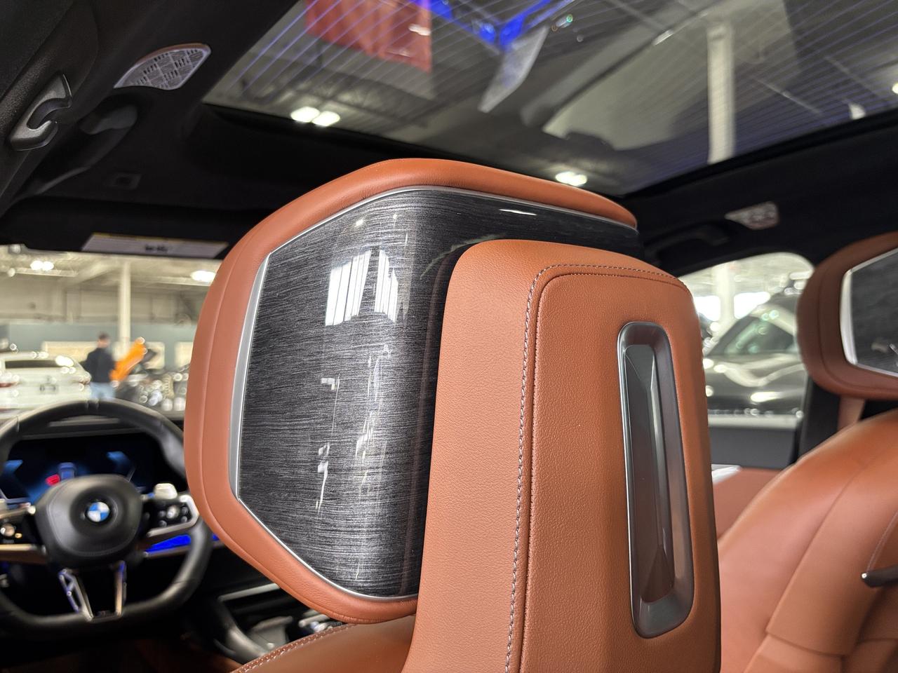 2024 BMW 7 Series 760i xDrive|MPKG|NO LUX TAX|AUTODOORS|SWAROVSKI|+ Photo