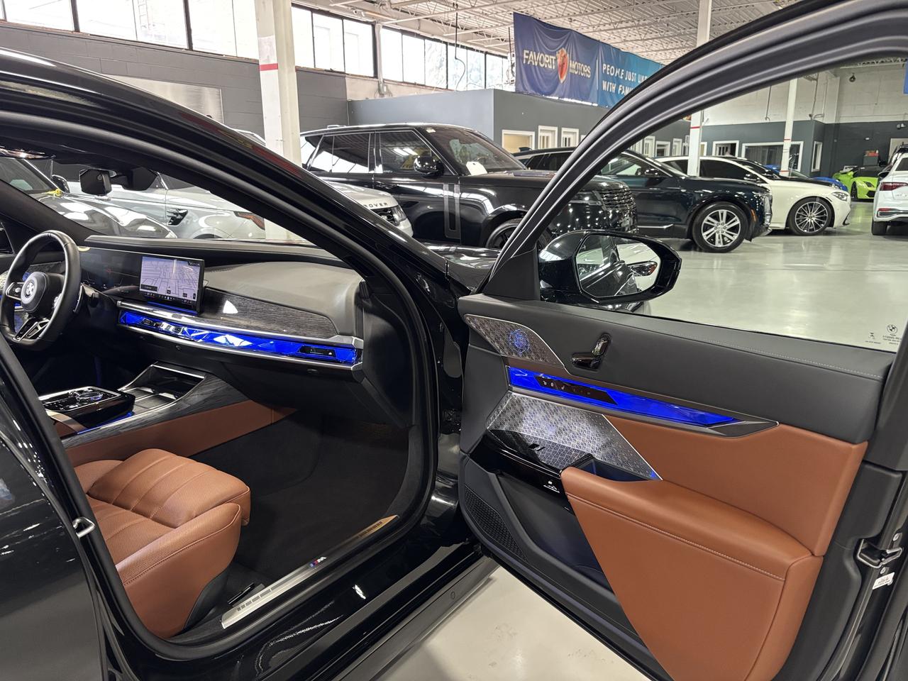 2024 BMW 7 Series 760i xDrive|MPKG|NO LUX TAX|AUTODOORS|SWAROVSKI|+ Photo