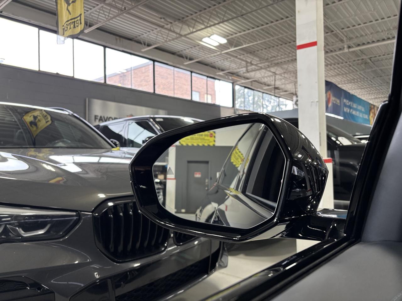 2024 BMW 7 Series 760i xDrive|MPKG|NO LUX TAX|AUTODOORS|SWAROVSKI|+ Photo