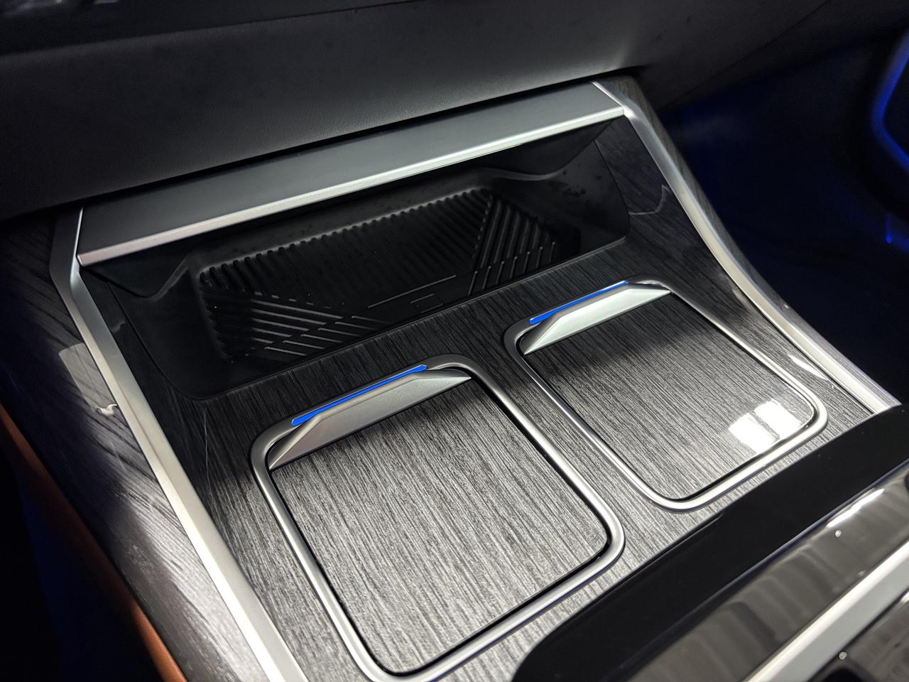 2024 BMW 7 Series 760i xDrive|MPKG|NO LUX TAX|AUTODOORS|SWAROVSKI|+ Photo