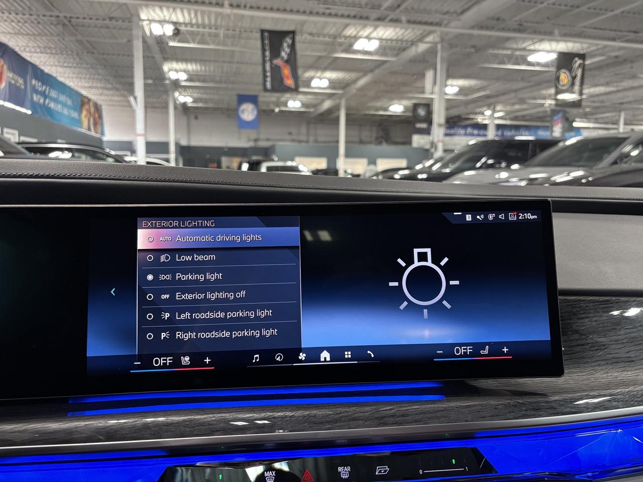 2024 BMW 7 Series 760i xDrive|MPKG|NO LUX TAX|AUTODOORS|SWAROVSKI|+ Photo