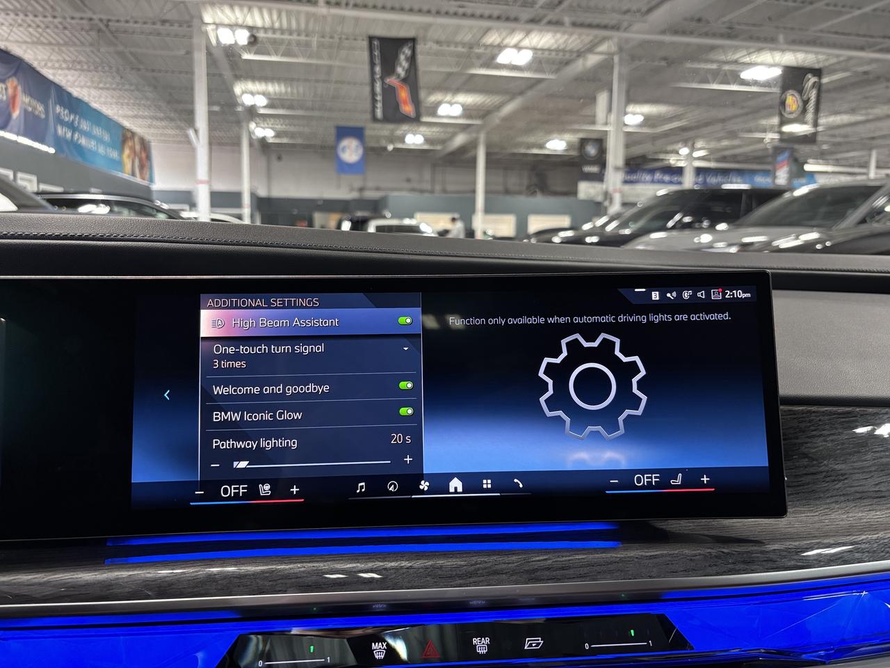 2024 BMW 7 Series 760i xDrive|MPKG|NO LUX TAX|AUTODOORS|SWAROVSKI|+ Photo