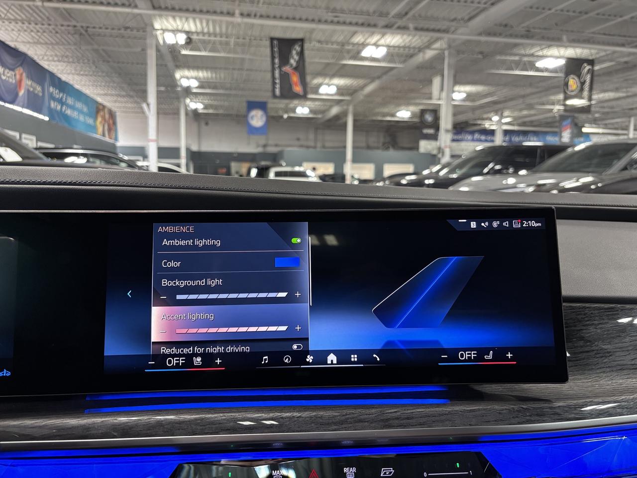 2024 BMW 7 Series 760i xDrive|MPKG|NO LUX TAX|AUTODOORS|SWAROVSKI|+ Photo