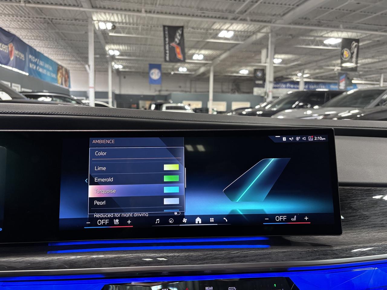 2024 BMW 7 Series 760i xDrive|MPKG|NO LUX TAX|AUTODOORS|SWAROVSKI|+ Photo