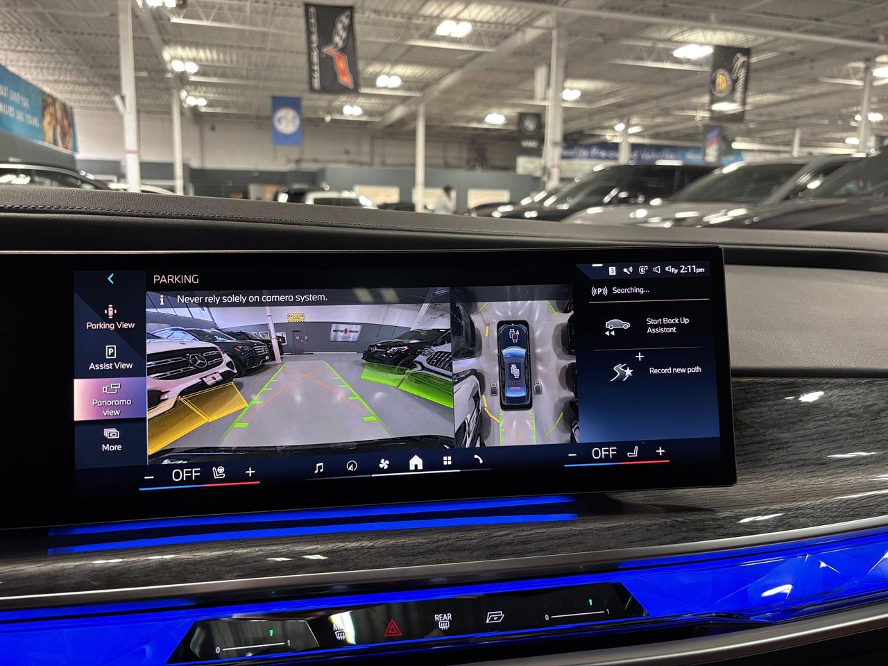 2024 BMW 7 Series 760i xDrive|MPKG|NO LUX TAX|AUTODOORS|SWAROVSKI|+ Photo