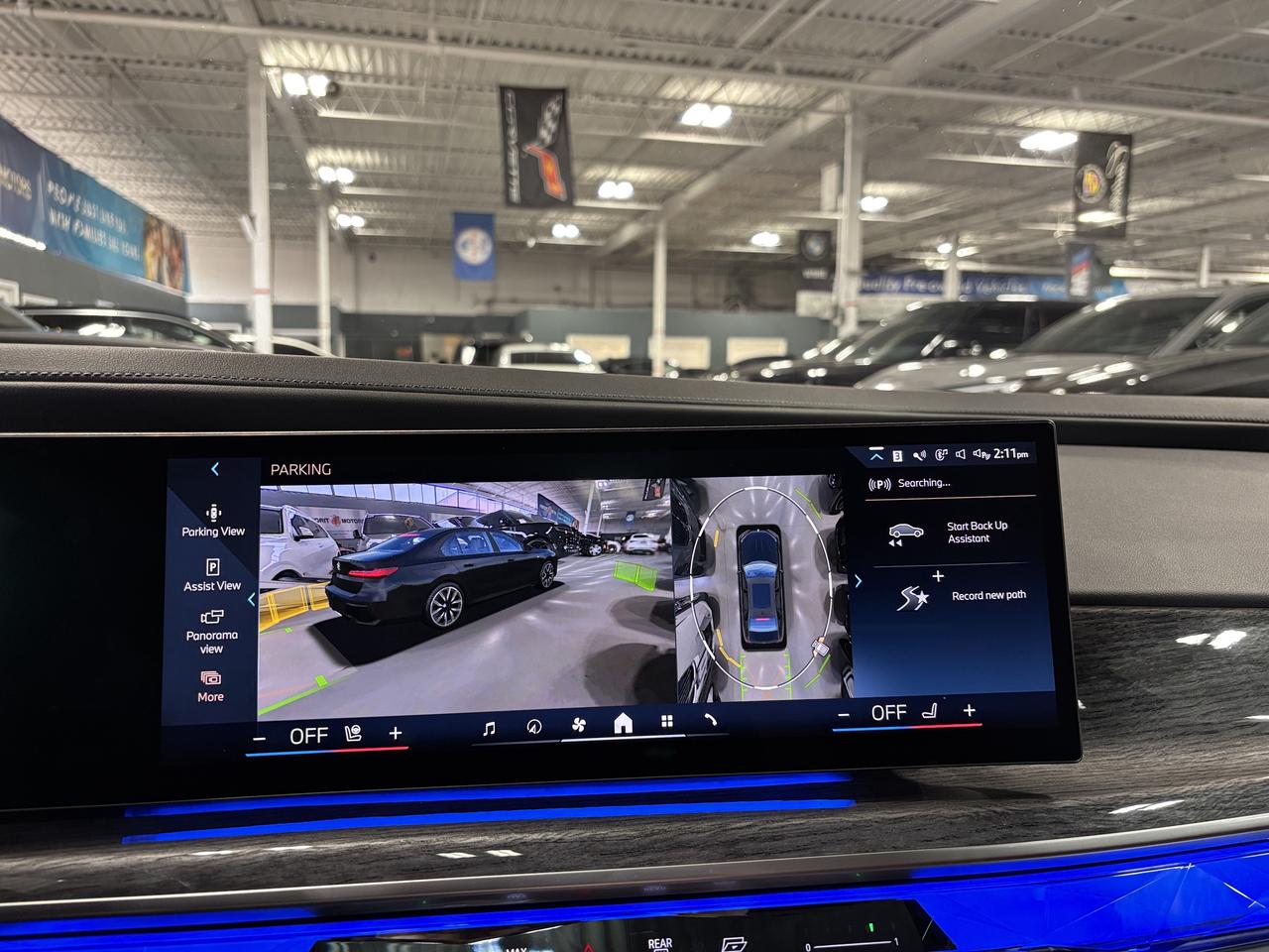 2024 BMW 7 Series 760i xDrive|MPKG|NO LUX TAX|AUTODOORS|SWAROVSKI|+ Photo