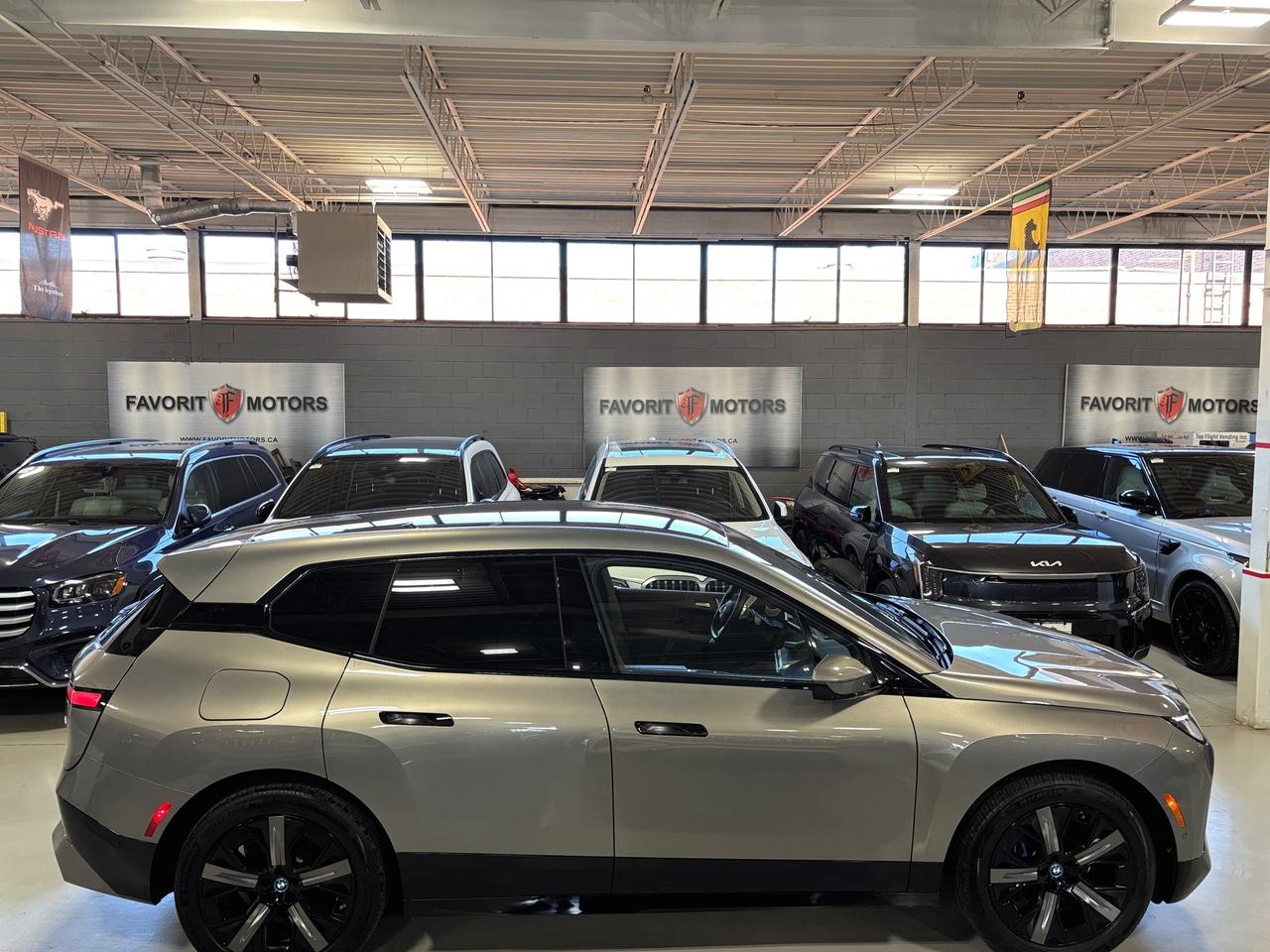 2024 BMW iX xDrive50|AWD|ENHANCEDPKG|OXIDEGREY|BROWNLEATHER|+ Photo3