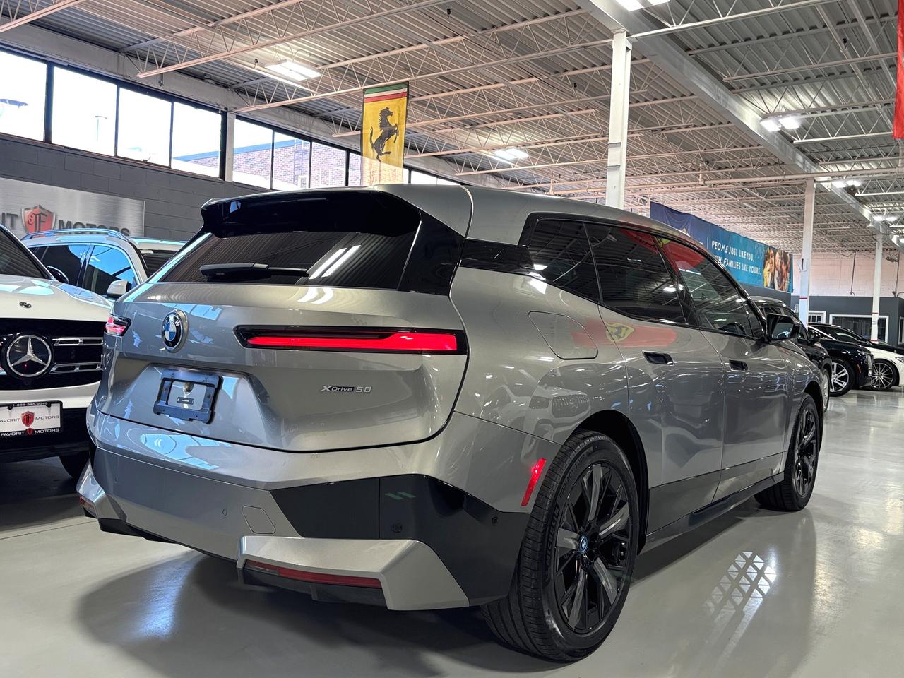 2024 BMW iX xDrive50|AWD|ENHANCEDPKG|OXIDEGREY|BROWNLEATHER|+ Photo