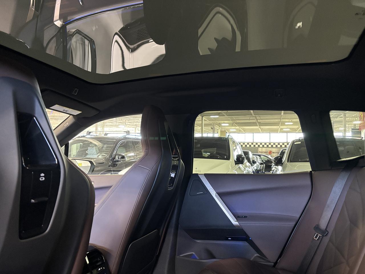 2024 BMW iX xDrive50|AWD|ENHANCEDPKG|OXIDEGREY|BROWNLEATHER|+ Photo