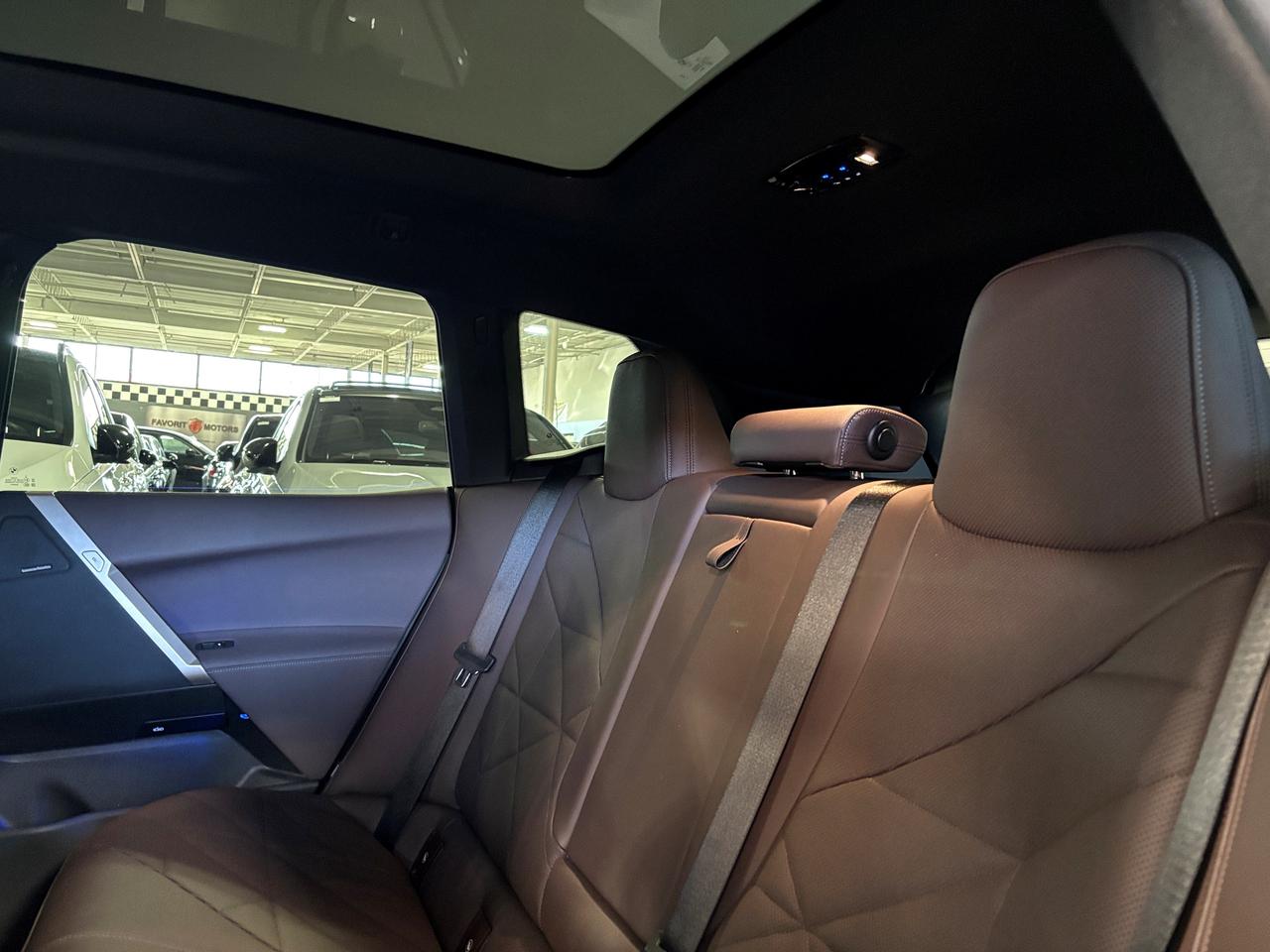 2024 BMW iX xDrive50|AWD|ENHANCEDPKG|OXIDEGREY|BROWNLEATHER|+ Photo