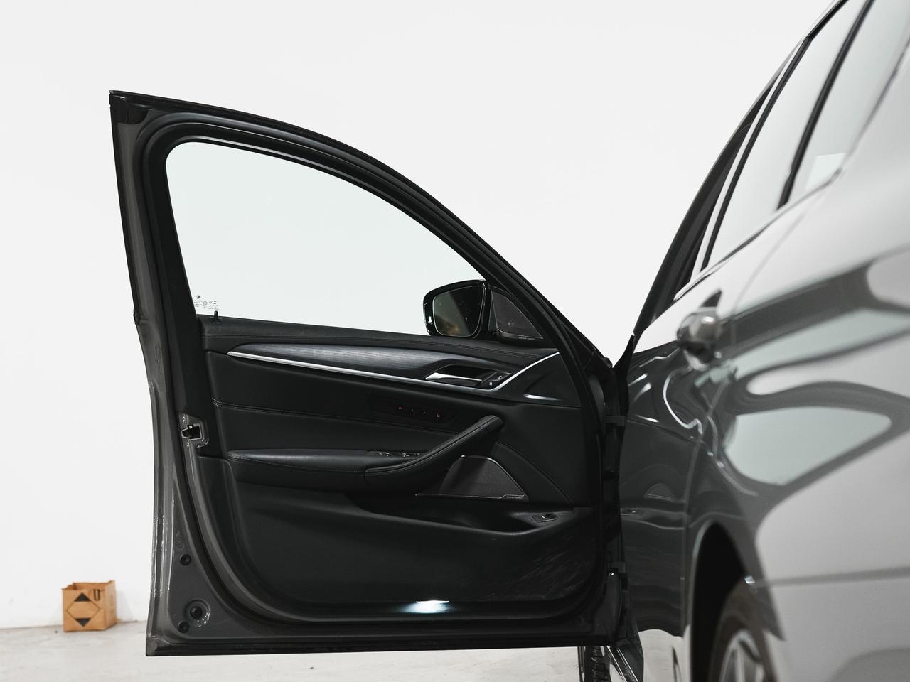 2022 BMW 5 Series M550I | XDRIVE | M-SPORT | HARMAN KARDON | 20 IN Photo