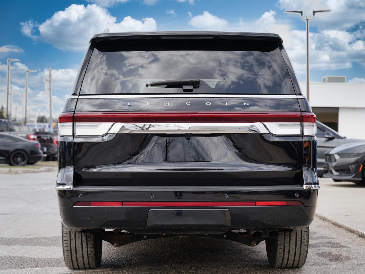 2023 Lincoln Navigator Reserve 4x4 | CAPTAIN SEATS | 7 PASS | LEATHER Photo