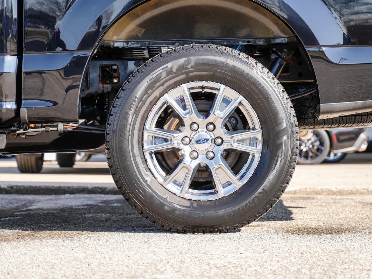 2017 Ford F-150 SIDE STEPS | 4X4 | RELIABLE. RUGGED. READY. Photo