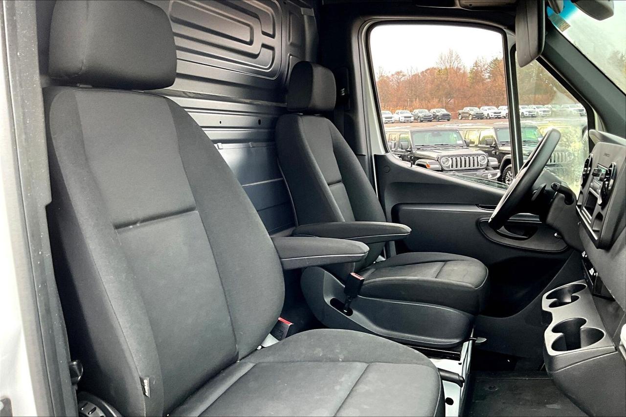 2022 Mercedes-Benz Sprinter Crew Van 2500 High Roof | Diesel | 170" WB | RWD Photo