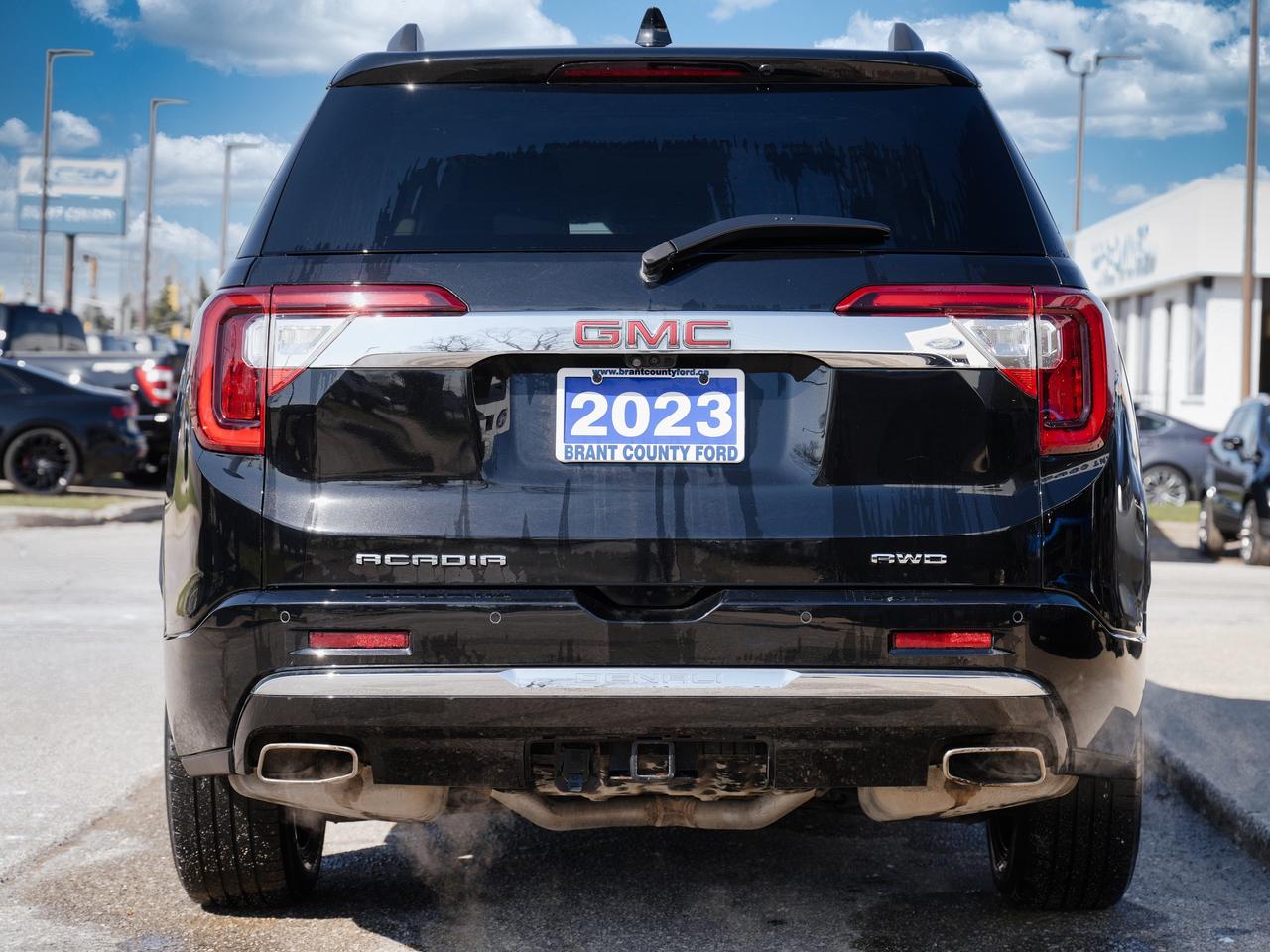 2023 GMC Acadia AWD 4dr Denali | SUN ROOF | 6 PASSENGER Photo4