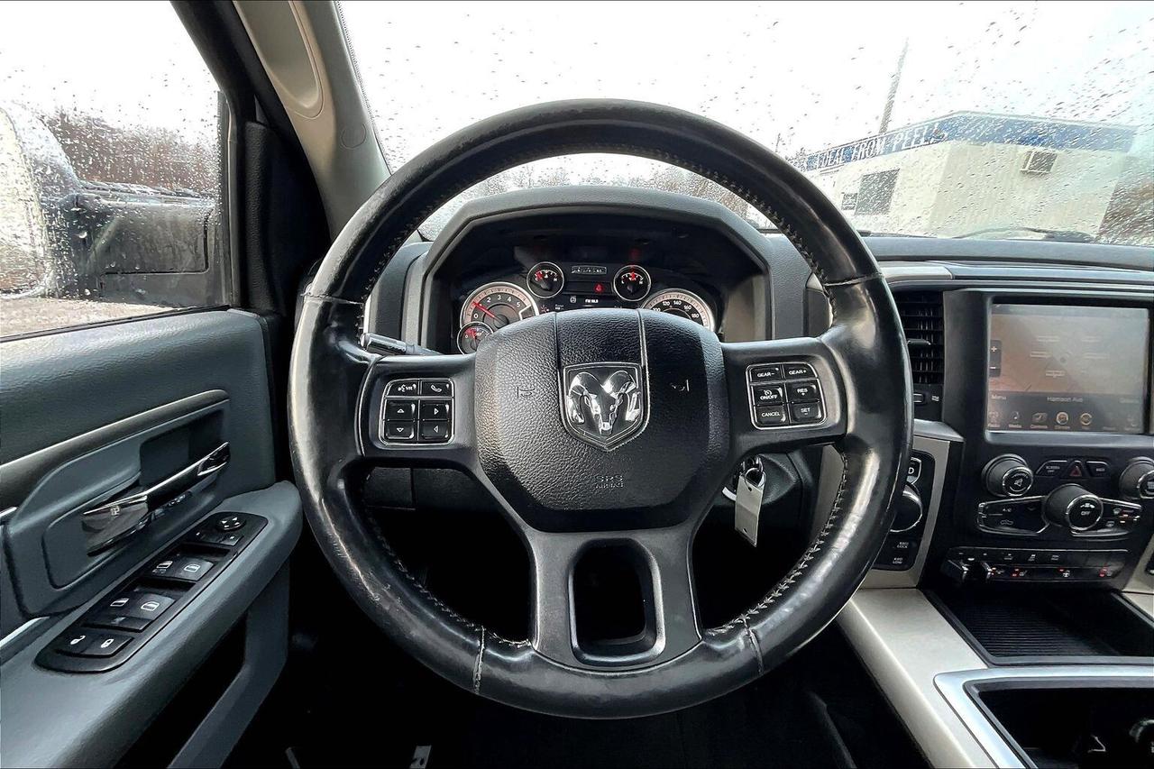 2015 RAM 1500 Big Horn Ecodiesel CrewCab | 6'4 Bed | AS IS | 4X4 Photo4