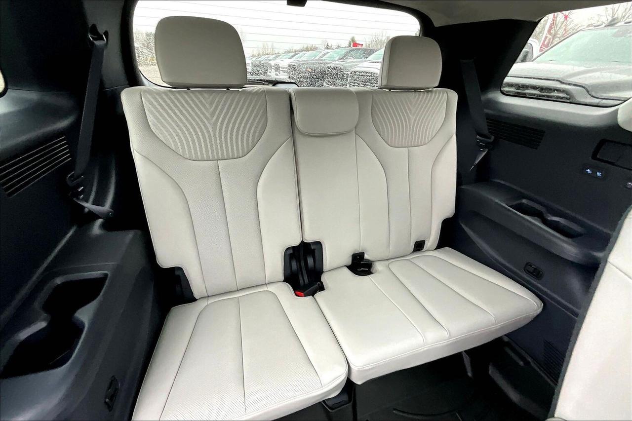 2025 Hyundai PALISADE Ultimate Calligraphy 7Seat AWD Photo
