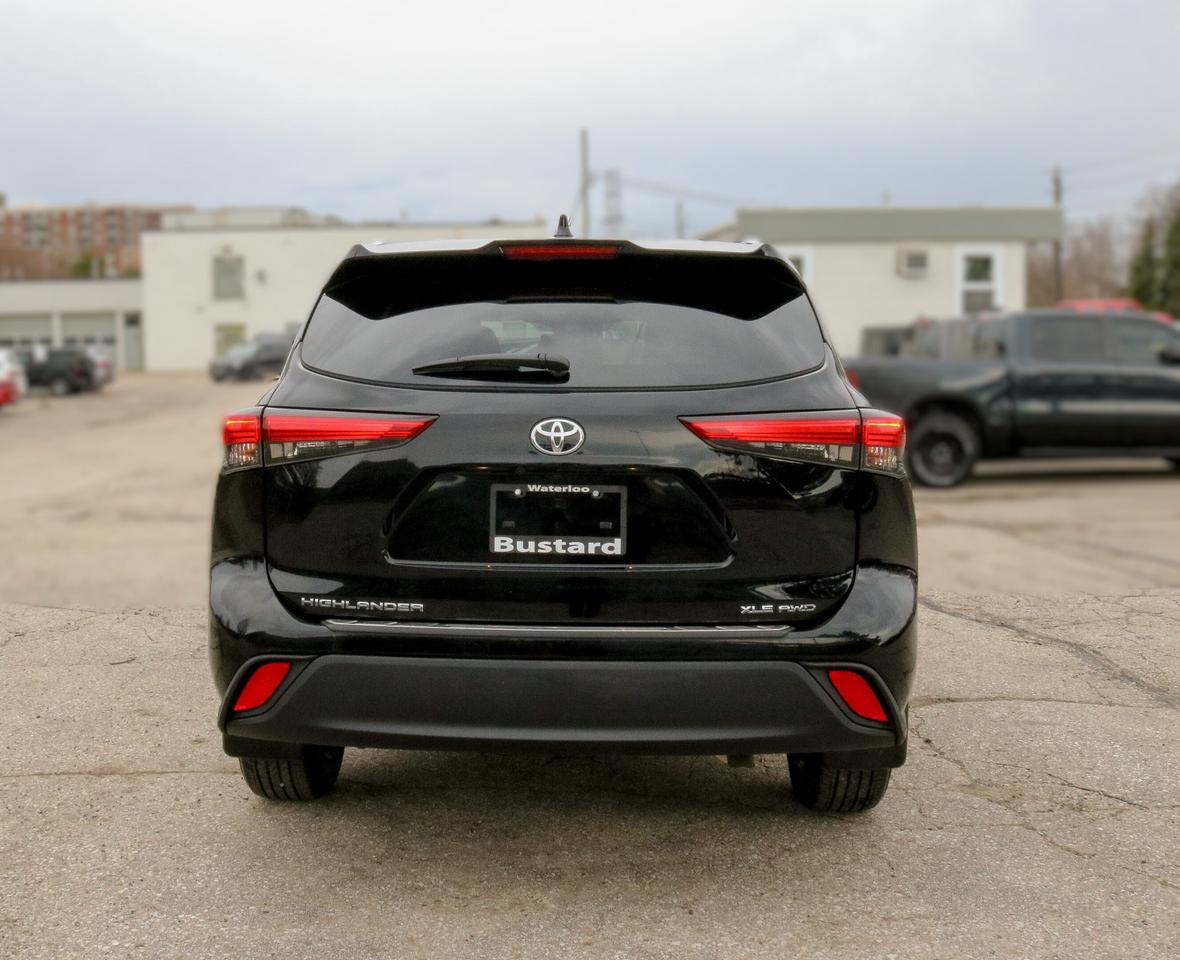 2022 Toyota Highlander XLE AWD | SUNROOF | HEATED SEATS | BLUETOOTH | Photo