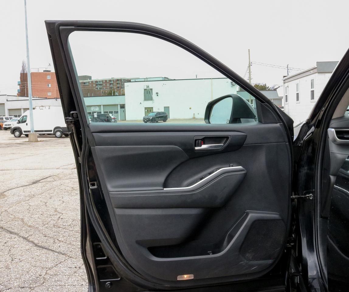 2022 Toyota Highlander XLE AWD | SUNROOF | HEATED SEATS | BLUETOOTH | Photo