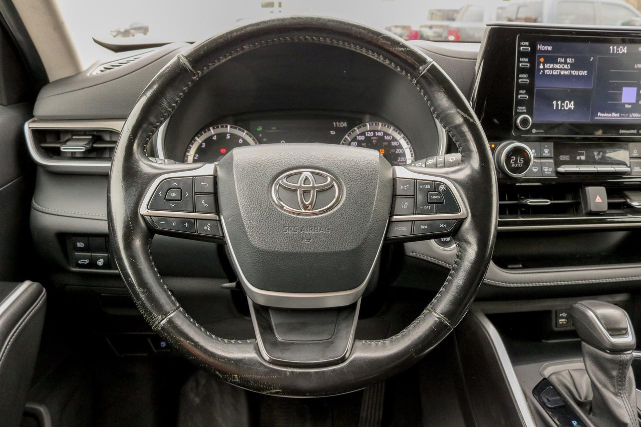 2022 Toyota Highlander XLE AWD | SUNROOF | HEATED SEATS | BLUETOOTH | Photo