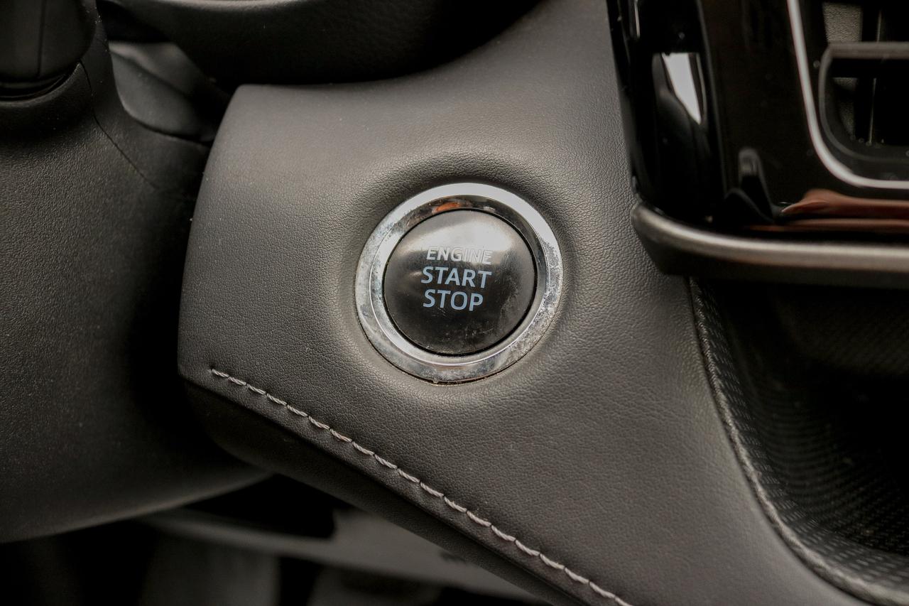 2022 Toyota Highlander XLE AWD | SUNROOF | HEATED SEATS | BLUETOOTH | Photo
