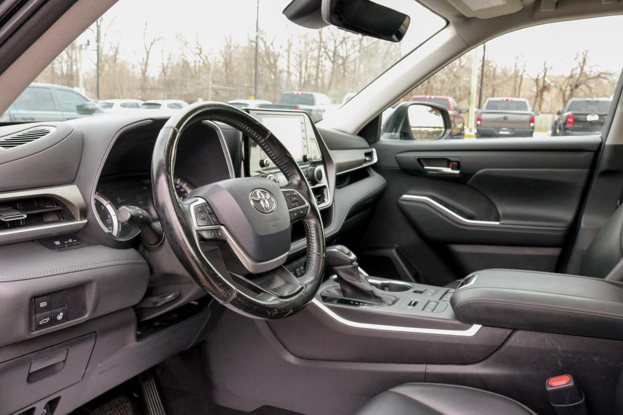 2022 Toyota Highlander XLE AWD | SUNROOF | HEATED SEATS | BLUETOOTH | Photo