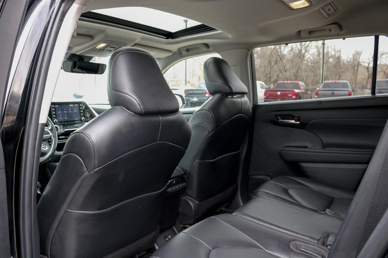 2022 Toyota Highlander XLE AWD | SUNROOF | HEATED SEATS | BLUETOOTH | Photo